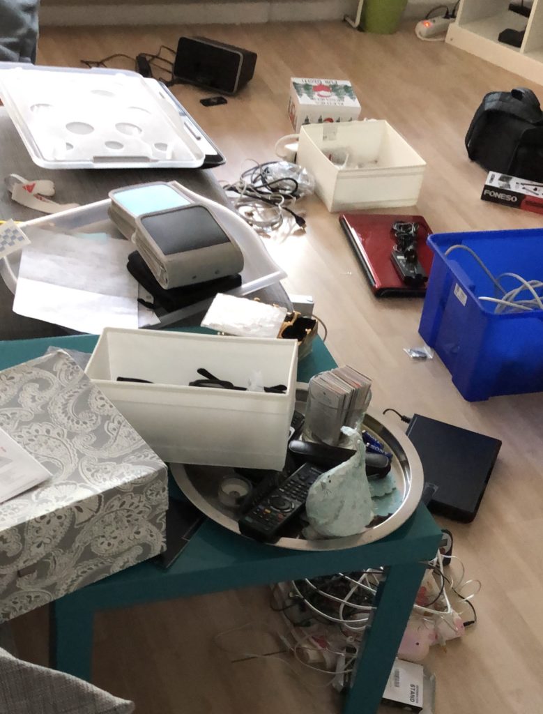 8 Tipps, mit Marie Kondo in einem Monat auszumisten 112DB275 CDFF 4063 8094 6E5D153196B2 779x1024 - 8 Tipps, mit Marie Kondo in einem Monat auszumisten